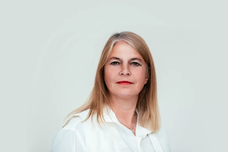 Dr. Karen Wendt